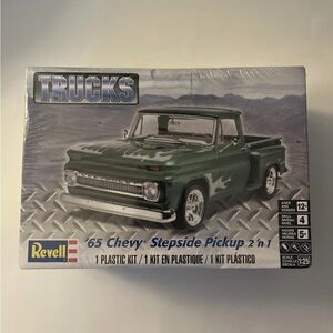 NEW REVELL '65 Chevy Stepside PickUp Truck 2'n 1 Model Kit 1/25 Scale SEALED
